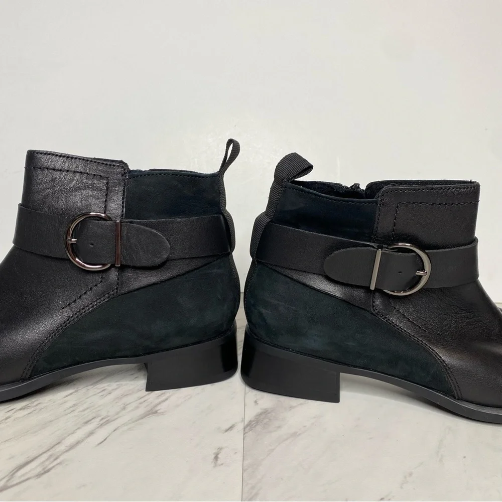 Munro Black Leather Bootie 8 N